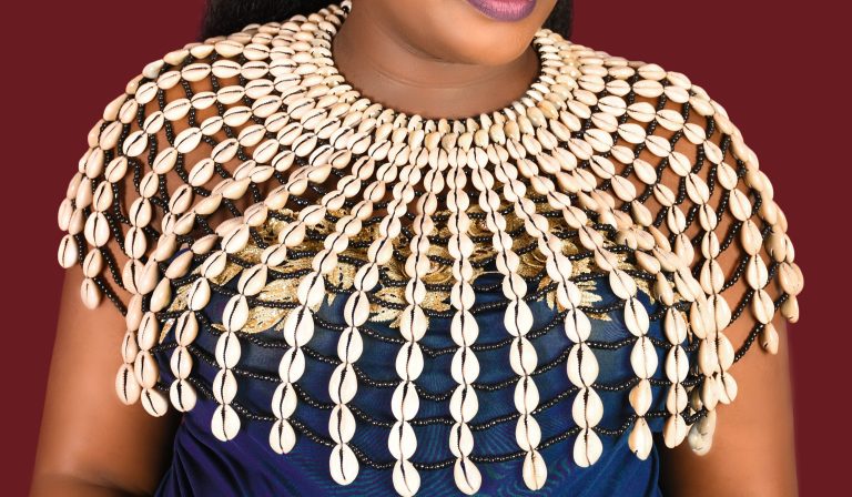 A Guide to Accessorizing African Ladies’ Apparel for a Chic Look
